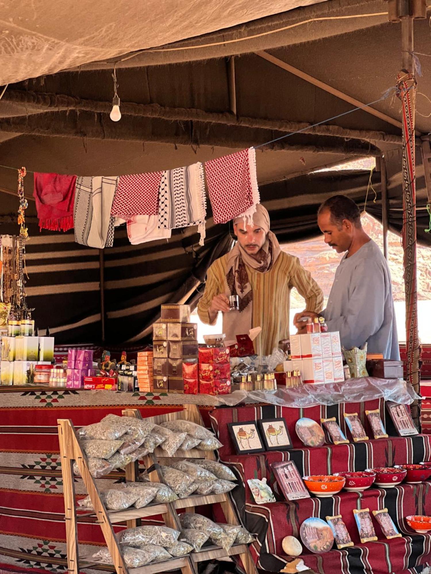 Rum Royal Flower Luxury Camp Wadi Rum Zewnętrze zdjęcie